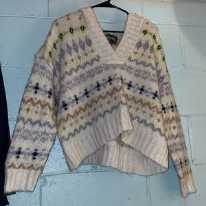 Women’s cropped American Eagle sweater with hood